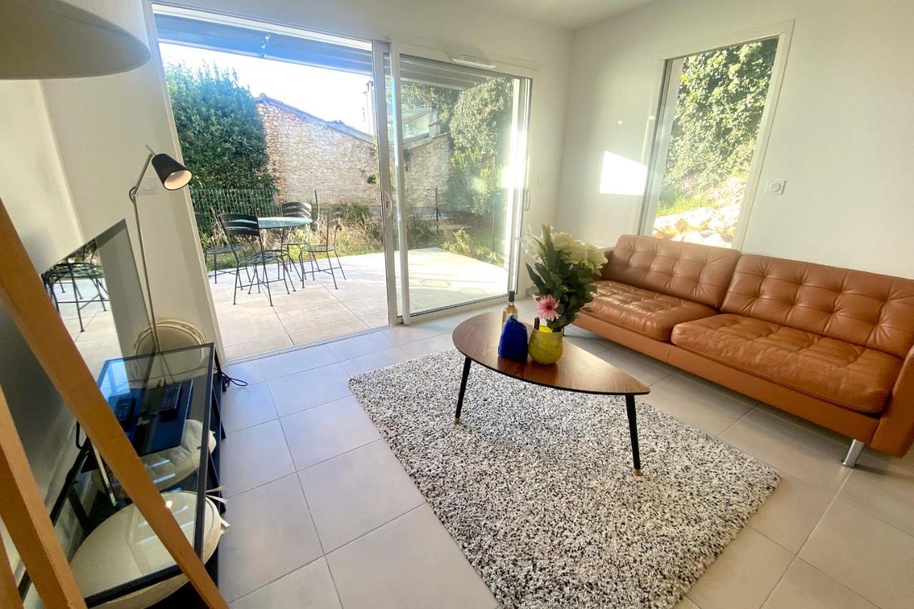 Roche Blanche - Terrasse Et Parking Apartment Nimes Luaran gambar